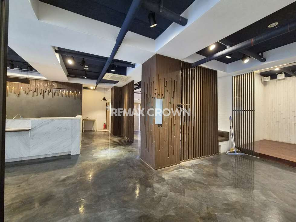 충남 아산시 온천동 212-7 (명빌딩) 제1호 , 2층 일부 온양온천역 광장 옆 1층같은 2층 상가, 직통 계단이 있어 접근 용이함 월세 매물번호 11545 사진 3